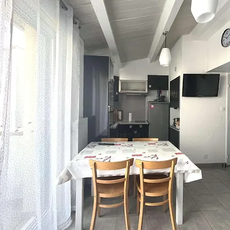 Mezzanine Climatise Pour 5 Avec Parking, A 800m De La - Fr-1-607-238 * Agde